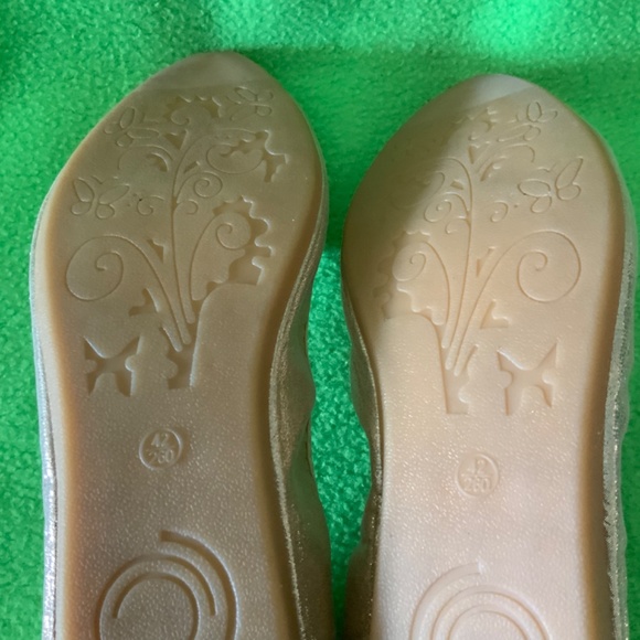 Guansitu Jeweled Ballet Flats 42 - Picture 6 of 7